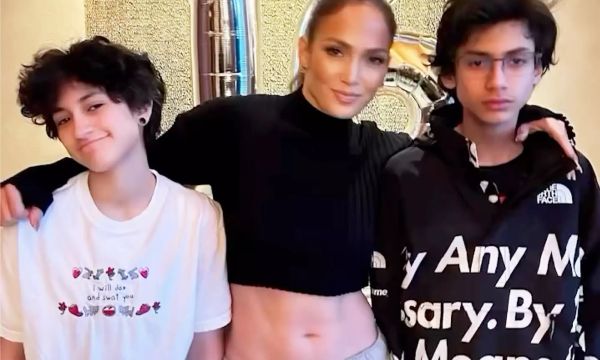 Jennifer Lopez: Τι συνειδητοποίησε όταν τα παιδιά της είπαν «δεν είναι σαν τις άλλες μαμάδες»