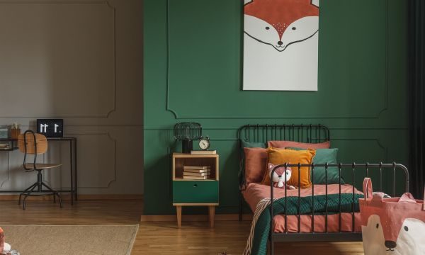 7 δημιουργικοί τρόποι να μετατρέψετε τις παιδικές ζωγραφιές σε διακόσμηση του σπιτιού σας