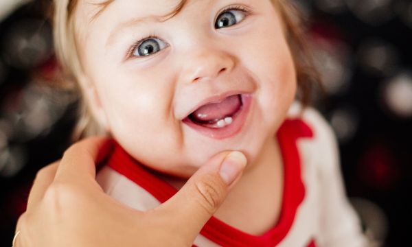 Έρευνα: Τα πρώτα δόντια του μωρού αποκαλύπτουν το στρες που είχε η μαμά στην εγκυμοσύνη