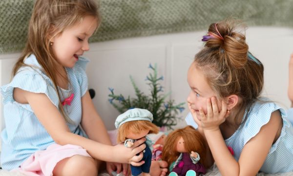 Πώς το παιχνίδι επηρεάζει τον εγκέφαλο και τις κοινωνικές δεξιότητες των παιδιών