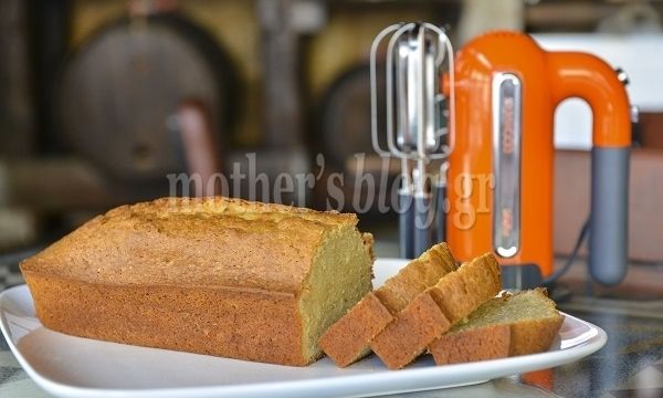 Συνταγή για φανταστικό κέικ με γιαούρτι, τσάι και πορτοκάλι, από τον Γιώργο Γεράρδο