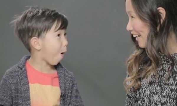 Δείτε πώς αντιδρούν τα παιδιά όταν ακούν πρώτη φορά για το σεξ (βίντεο)