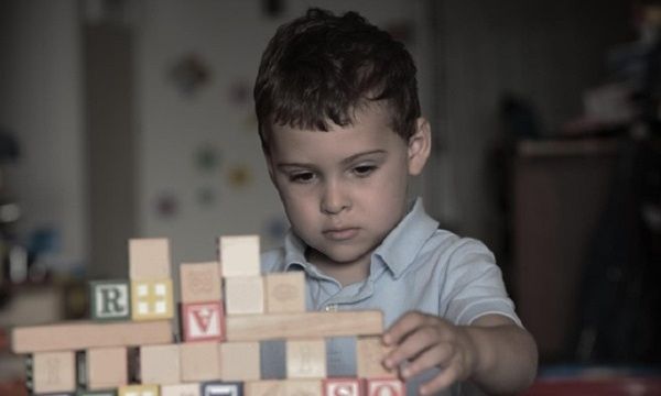 Συγκλονιστικό! Δείτε πώς αντιμετωπίζουν κάποιοι άνθρωποι ένα παιδί με αυτισμό!(βίντεο)