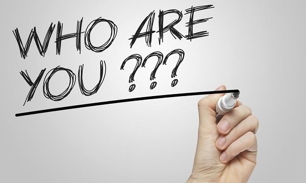 «Ποιος είσαι; Αυτός που θες εσύ ή αυτός που θέλουν οι άλλοι;»- Ένα κείμενο που όλοι πρέπει να διαβάσετε