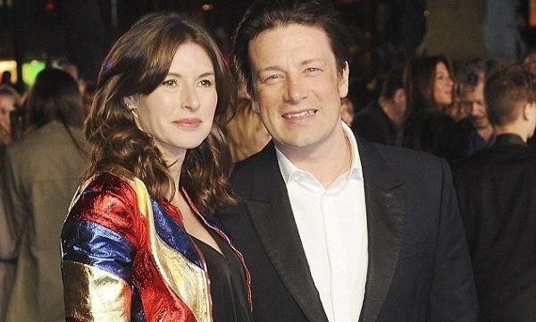 Jamie Oliver: Η γυναίκα του γέννησε το πέμπτο τους παιδί! Δείτε την πρώτη φωτογραφία του μωρού