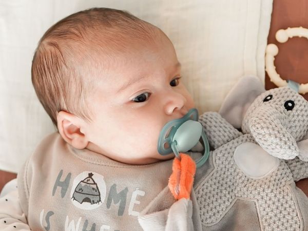 Μύθοι και αλήθειες για την πιπίλα