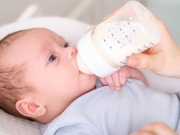 Ακατάλληλη πιπίλα, θηλή και μπιμπερό - Ποτέ οι γονείς πρέπει να τις αλλάζουν