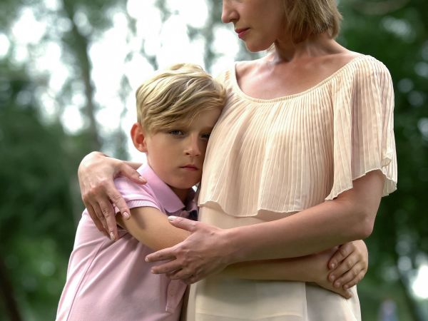 7 πράγματα που δεν συνειδητοποιείτε ότι είναι αντιδράσεις και τραύματα από την παιδική σας ηλικία