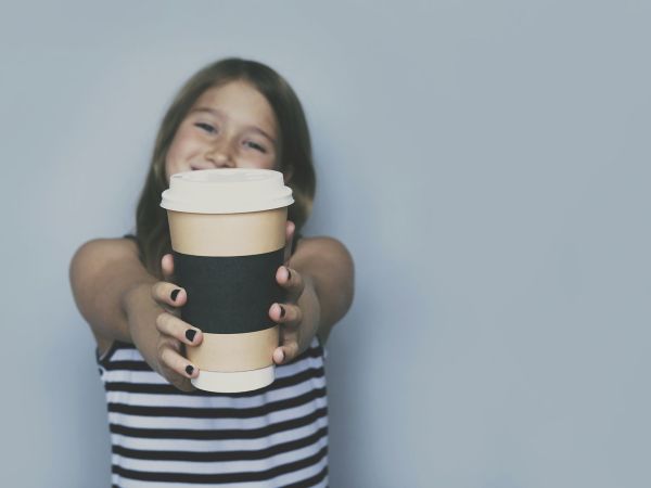 Οι  επιπτώσεις της καφεΐνης στα παιδιά: Οδηγός για γονείς