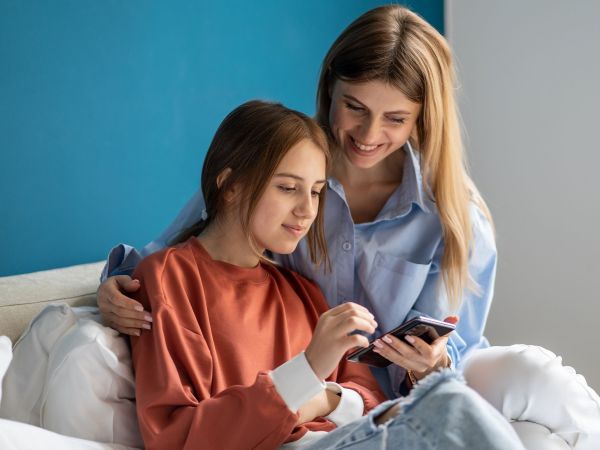 4 tips για να προστατεύετε τα παιδιά σας όταν χρησιμοποιούν το ChatGPT