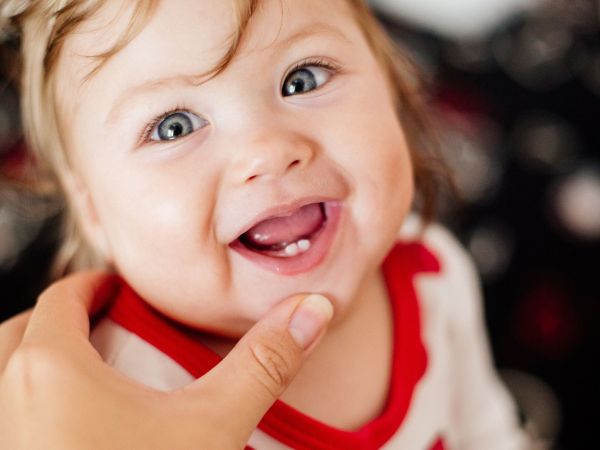 Έρευνα: Τα πρώτα δόντια του μωρού αποκαλύπτουν το στρες που είχε η μαμά στην εγκυμοσύνη