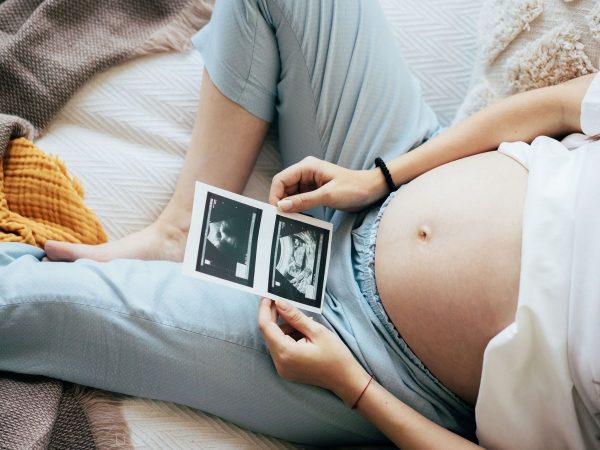 Τα μωρά μέσα στη μήτρα καταλαβαίνουν τα συναισθήματα της μητέρας τους;