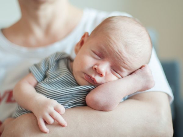 Όταν το νεογέννητο κοιμάται συνέχεια – Είναι φυσιολογικό;