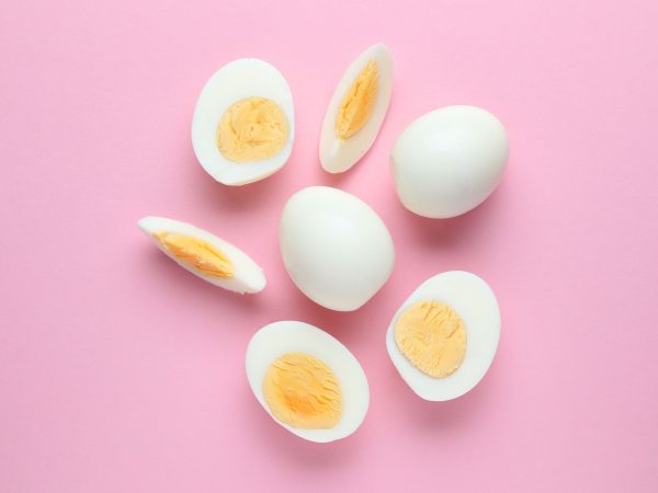 Πώς θα σερβίρετε σφιχτό βραστό αυγό στο μωρό σας