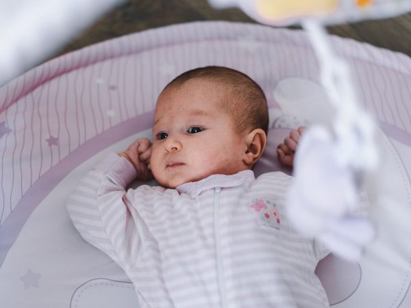 Δυσκοιλιότητα στα μωρά που θηλάζουν: Αίτια, συμπτώματα και τι να κάνετε