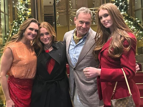 Όταν τα παιδιά μεγαλώνουν: Η εξομολόγηση της Brooke Shields για τις κόρες της