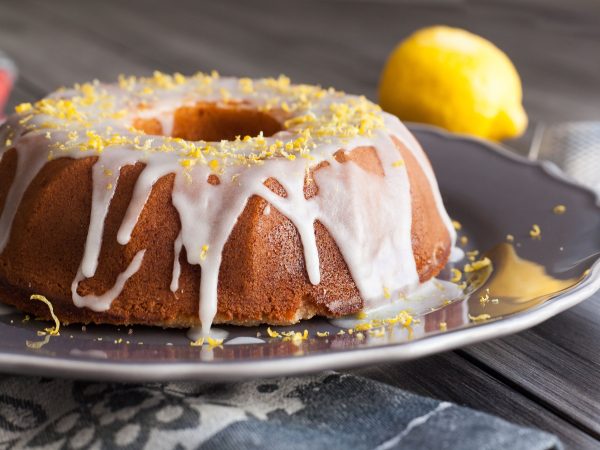 Vegan κέικ λεμονιού με πέντε υλικά