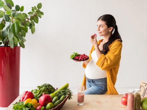 Τι μπορείτε να φάτε αν είστε έγκυος ή θηλάζετε στο πασχαλινό τραπέζι;