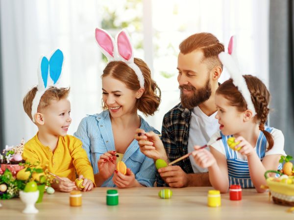 Μεγάλο Σάββατο: Παραδόσεις, παιδικές δραστηριότητες & 6 εκκλησίες για να κάνετε Ανάσταση στην Αθήνα