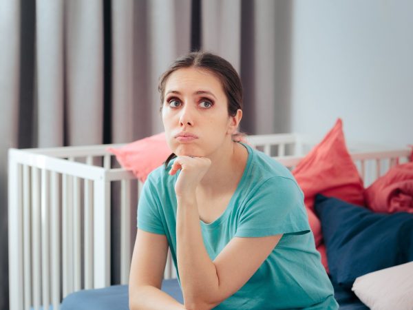 4 προκλήσεις που αντιμετωπίζουν όλοι οι γονείς κάθε φορά που κλείνουν τα σχολεία