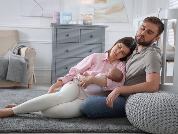 Η επιστήμη μίλησε: Οι μπαμπάδες ξυπνάνε από το κλάμα του μωρού - απλώς δεν σηκώνονται