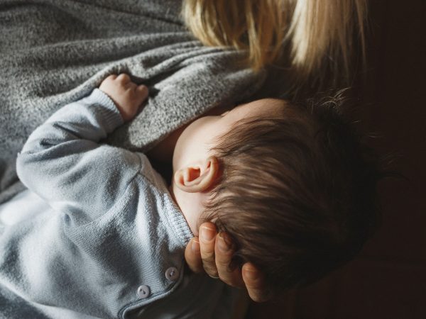 Κρίση θηλασμού στους 3 μήνες: Τι είναι και πώς να την ξεπεράσετε
