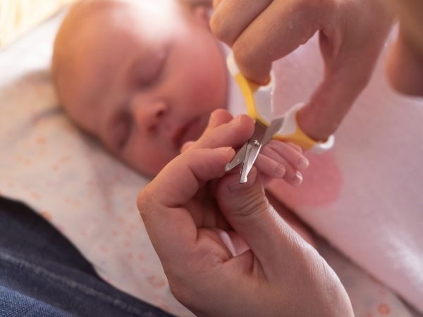 Υπάρχουν tips για να κόψω τα νυχάκια του μωρού;