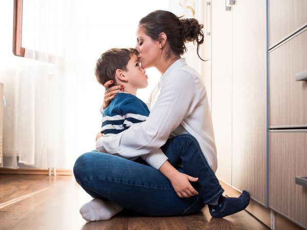 Ενοχές μαμάς: 6 τρόποι να τις διαχειριστείτε για να απολαμβάνετε κάθε στιγμή με το παιδί σας