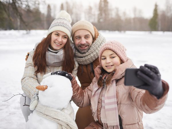 Το 41% των κοριτσιών θα προτιμούσε να ακυρώσει τις διακοπές από το να χάσει το WiFi