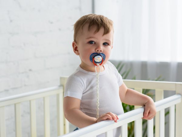 Πότε είναι η κατάλληλη στιγμή να «κόψουμε» την πιπίλα;