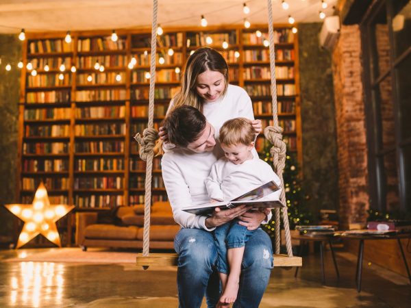 10 tips για να περάσετε όμορφες στιγμές με την οικογένειά σας τα Χριστούγεννα