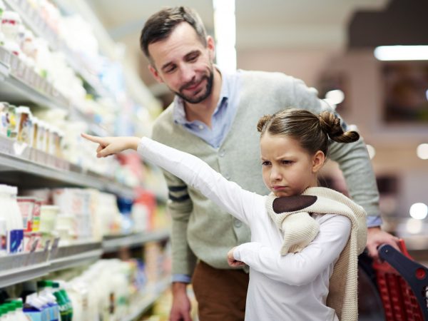 Πώς θα καταφέρετε να ψωνίσετε παρέα με τα παιδιά χωρίς να έχετε δράματα και γκρίνιες