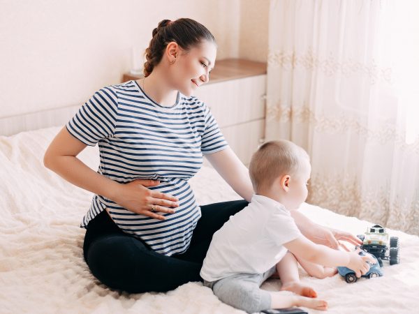 Έγκυος μετά από καισαρική; Όλα όσα πρέπει να γνωρίζεις αν πέρασε μόλις ένας χρόνος από τη γέννα