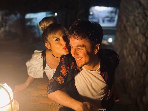 Θανάσης Τσαλταμπάσης - Αγοραστή Αρβανίτη: Η βόλτα στην παιδική χαρά με την 2 ετών κόρη τους