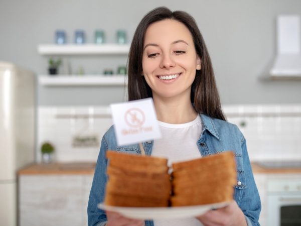 Η αποφυγή της γλουτένης μπορεί να οδηγήσει σε απώλεια βάρους αλλά όχι για τον λόγο που νομίζετε