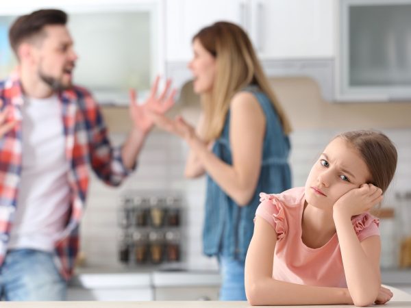 Όταν οι γονείς διαφωνούν: Πώς να γεφυρώσετε τις διαφορετικές προσεγγίσεις στην ανατροφή των παιδιών