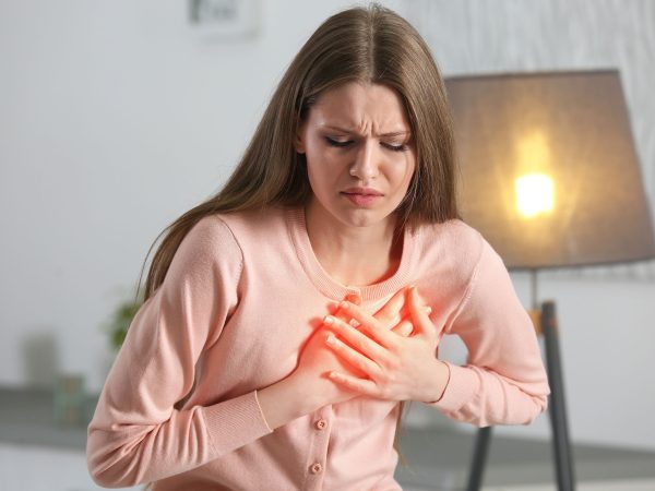 Η καρδιοπάθεια στις γυναίκες: Συμπτώματα που κάθε μαμά πρέπει να ξέρει