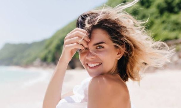 Ποτέ ξανά το Total White Look δεν ήταν τόσο... in fashion