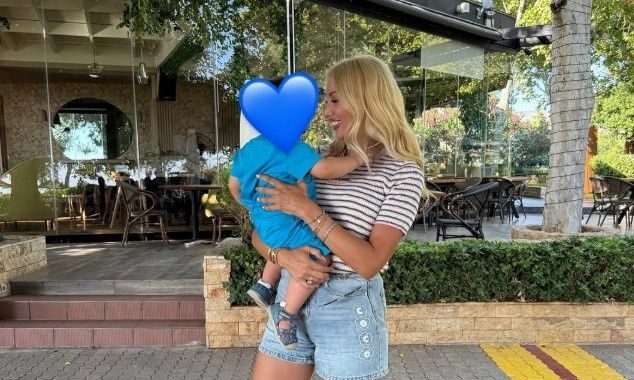 Cozy time: Έτσι περνάει το μεσημέρι της η Κωνσταντίνα Σπυροπούλου με τον μικρό της γιο