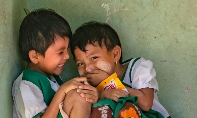 Τι είναι αγάπη; Αυτές οι υπέροχες φωτογραφίες με παιδιά το μαρτυρούν (pics)