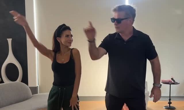 Η Hilaria Baldwin παραδέχεται ότι κέρδισε 95.000 δολάρια πουλώντας φώτο του πρώτου της παιδιού