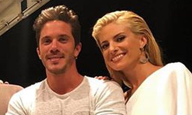 Οικονομόπουλος-Αραβανή: Νέα έξοδος σε πάρτι γενεθλίων! Η έκπληξη και τα χαμόγελα!