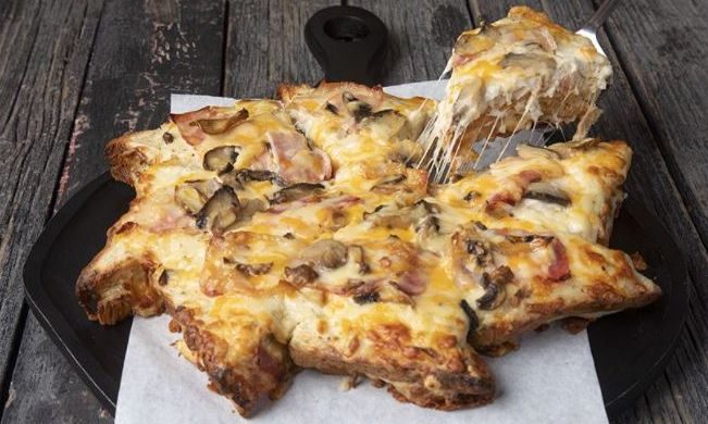 Πίτσα express καρμπονάρα που θα ξετρελάνει μικρούς και μεγάλους