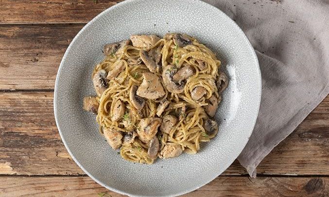 Σπαγγέτι με μπρόκολο και κοτόπουλο αλά κρεμ σε 30 λεπτά