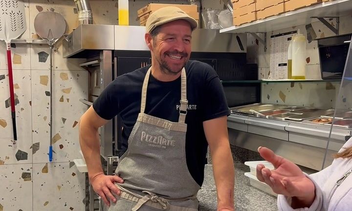 Μικρός σεφ εν δράσει: Ο γιος του Απόστολου Ρουβά εκφράζεται μέσα από το παιχνίδι και τη μαγειρική