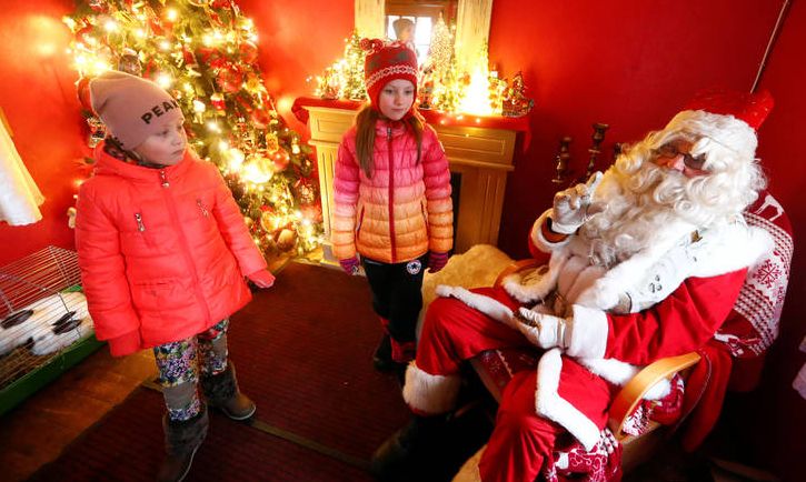 Σε ποια ηλικία σταματούν τα παιδιά να πιστεύουν στον Άγιο Βασίλη;