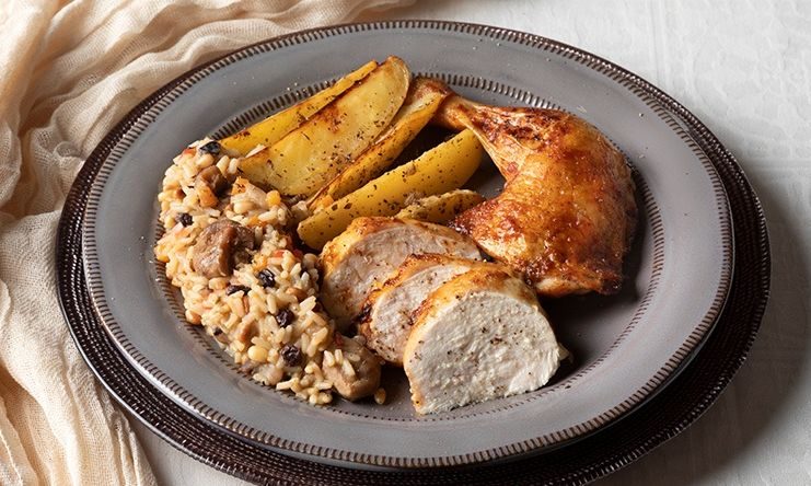 Κοτόπουλο με γέμιση και πατάτες για το γιορτινό τραπέζι