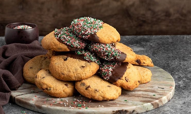Eύκολα χριστουγεννιάτικα μπισκότα με σταγόνες σοκολάτας και cranberries