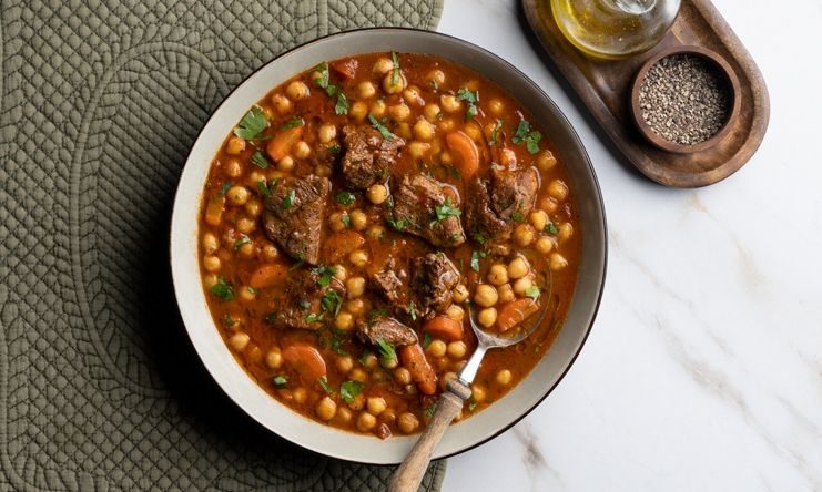 Τι να μαγειρέψετε σήμερα; Μοσχαράκι κοκκινιστό με ρεβίθια