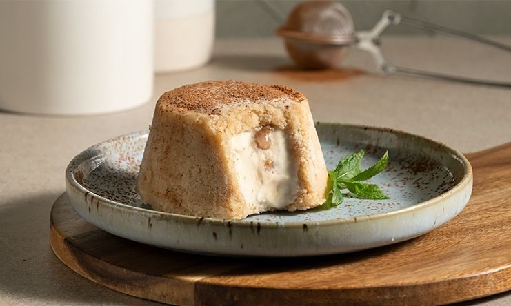 Σιμιγδαλένιος χαλβάς γεμιστός με παγωτό καραμέλα - Απλά μοναδικός